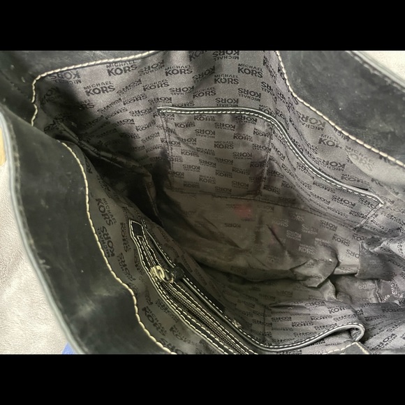 Michael Kors large shoulder bag snap closure black with silver grommet accents - Picture 2 of 14